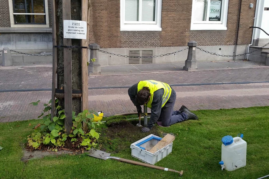 LoRa Bodemvochtmeetnet Den Haag peilbuis plaatsen