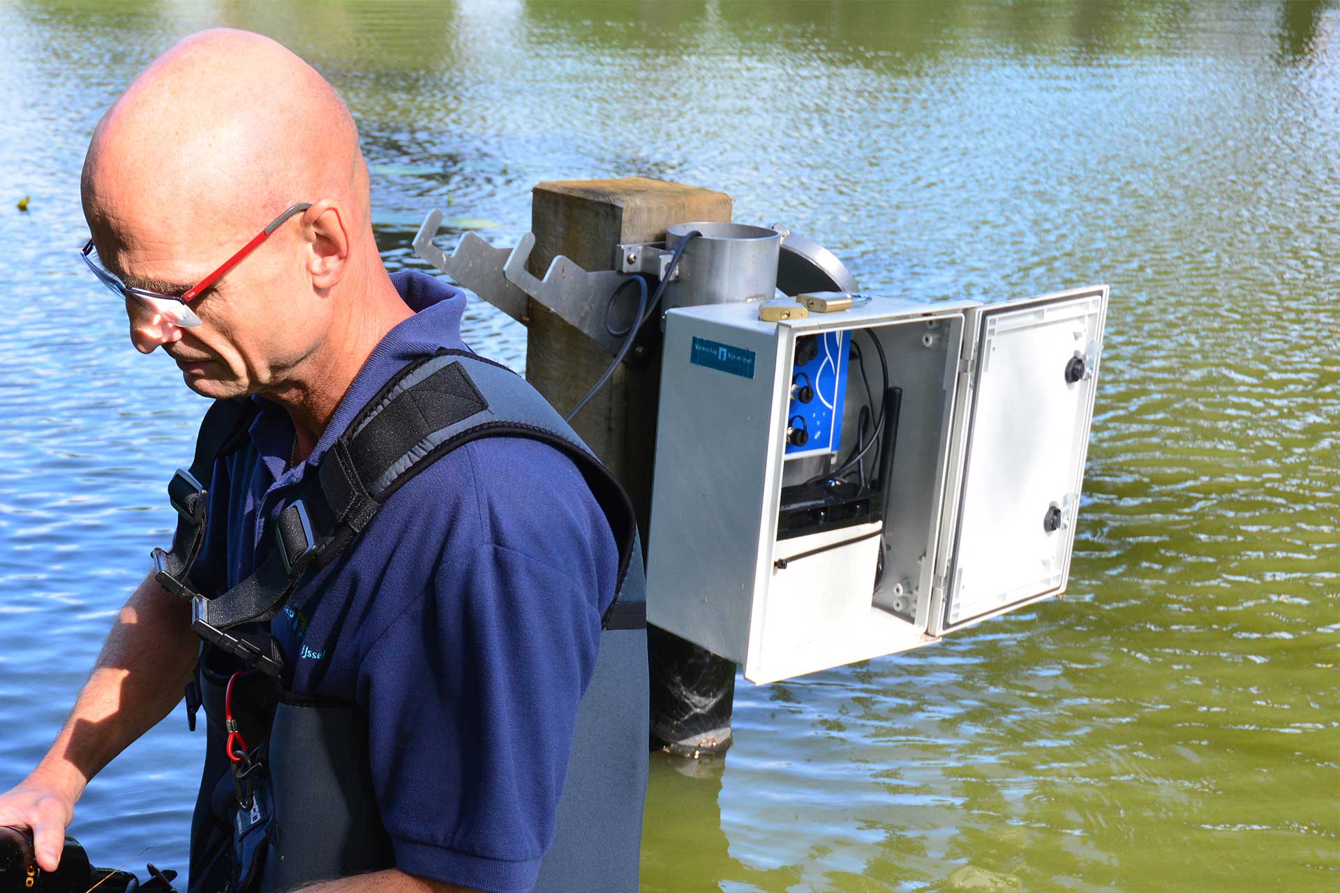 Water quality monitoring with multiparameter meter