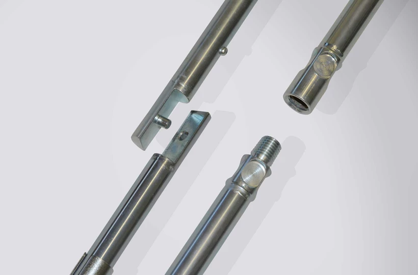 Conical screw thread and bayonet auger connections