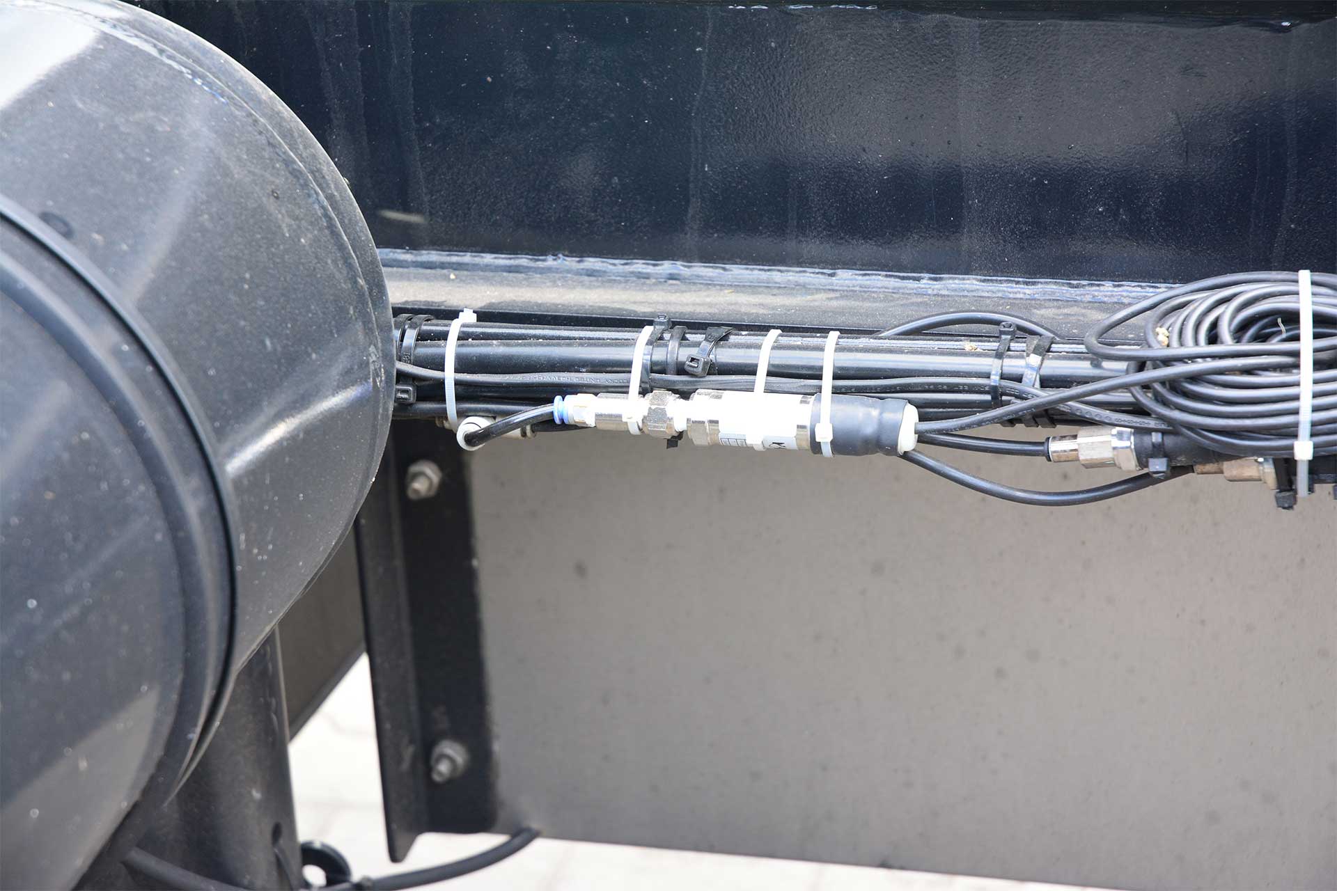 Stackable Manure vehicle sensor