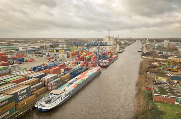 The Twente canals play an essential role in logistics for shipping from and to the ports of cities in the East of Holland