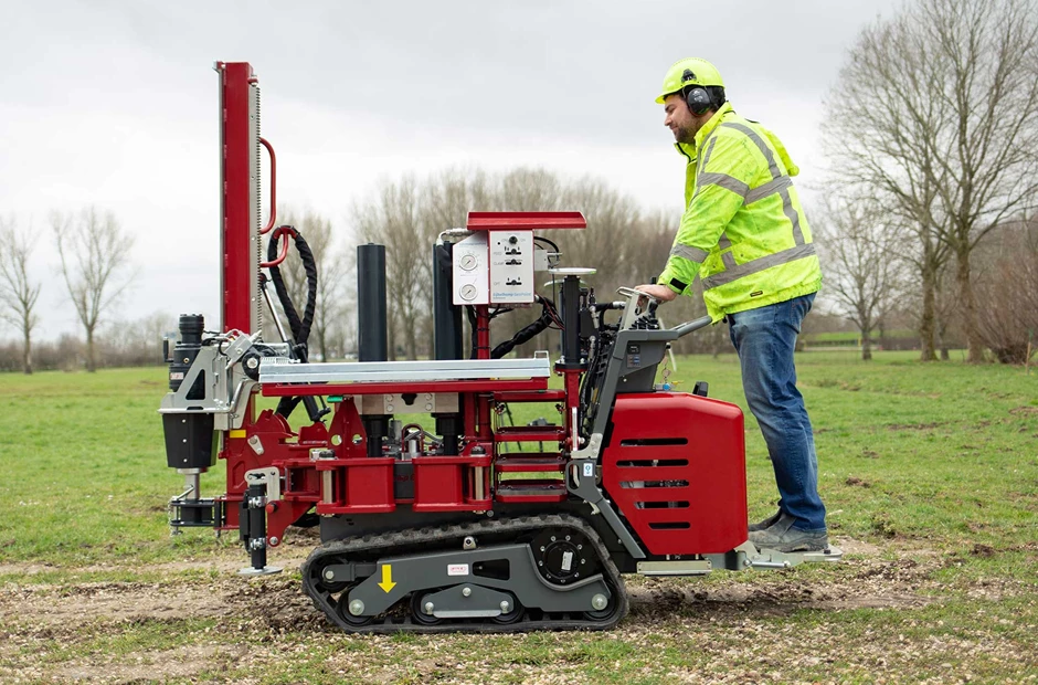 Compact Cpt Rig Compact Crawler 200 kN - CC 200 | Eijkelkamp North America
