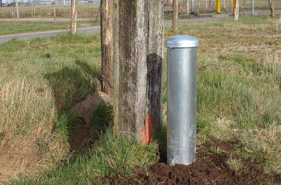 Monitoring well in the field