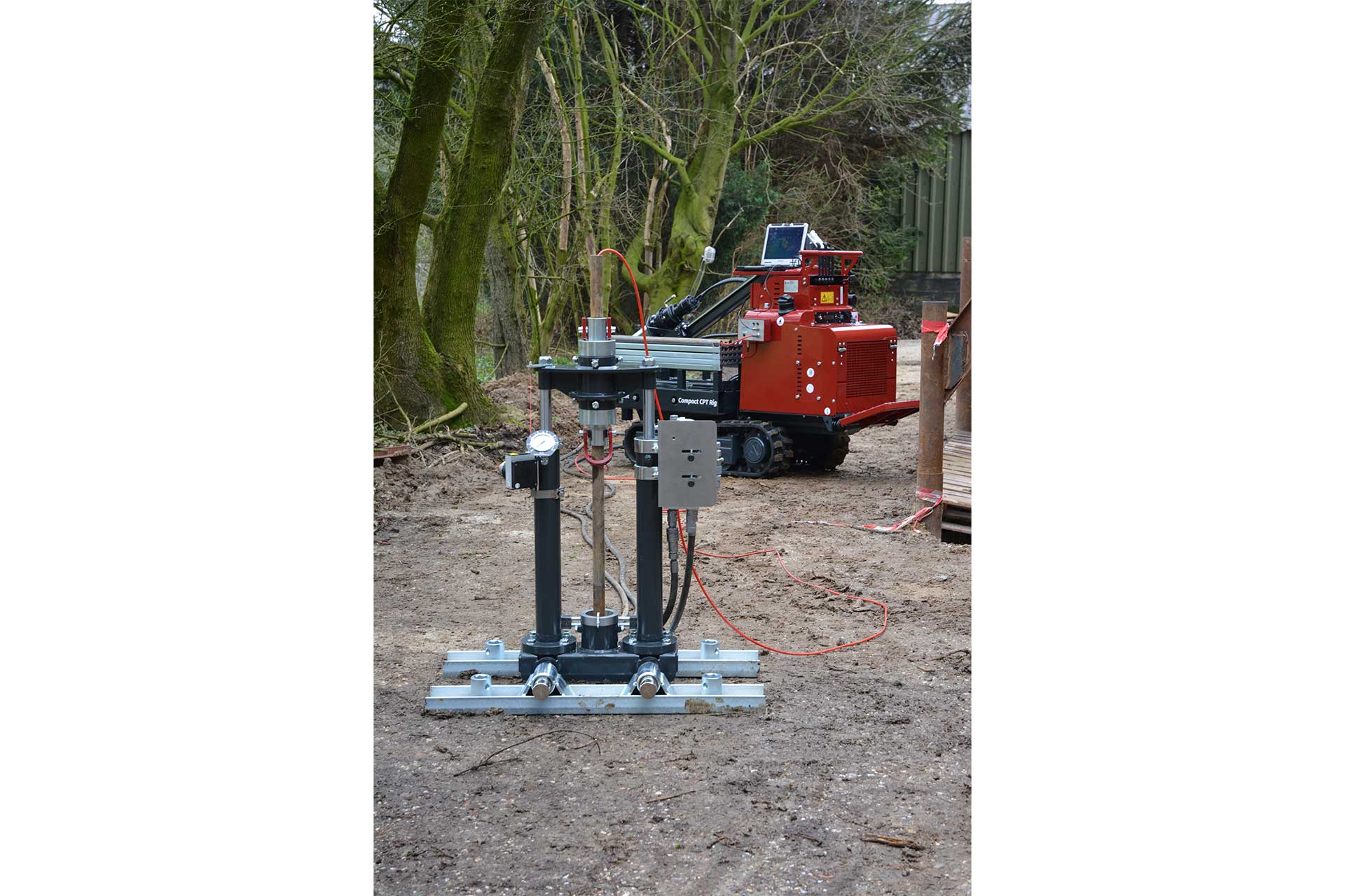 Compact Crawler CPT130 with detached pusher