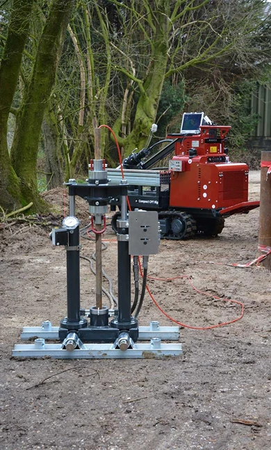 Compact Crawler CPT130 with detached pusher