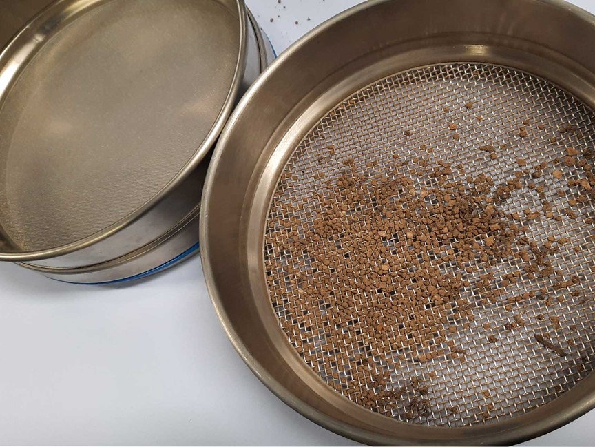 Measuring particle size with sieves