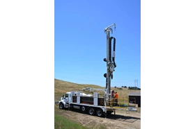 Drilling with the LRS FS250 sonic drilling rig of Gregg Drilling LLC