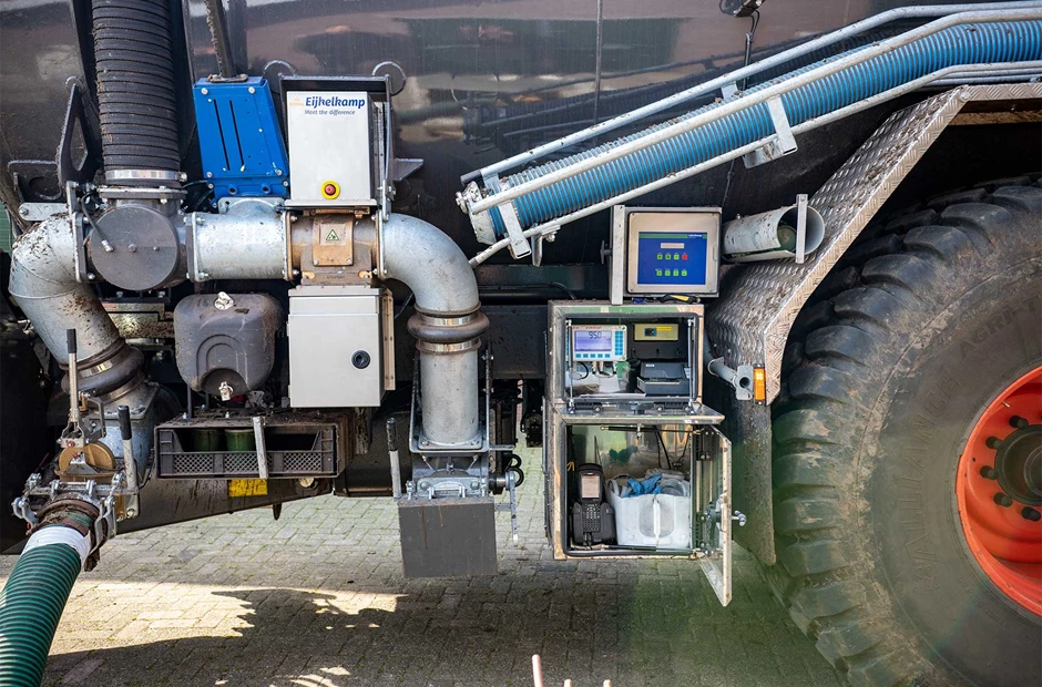 Sample Pot System Fraud-proof automatic sampler for liquid manure | Royal Eijkelkamp