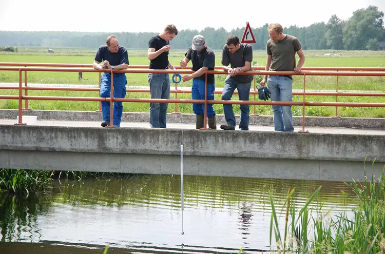 Training waterbodem beschrijven en bemonsteren van Eijkelkamp Academy