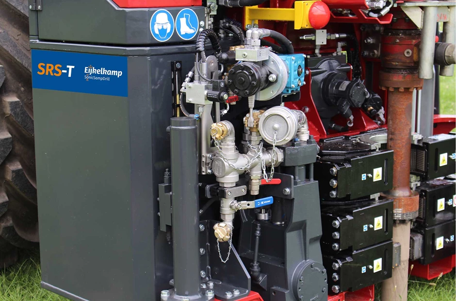 SRST 110 Tractor-mounted Sonic drill rig | Royal Eijkelkamp